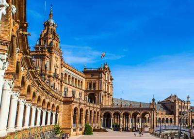 康普斯顿大学在西班牙排名多少