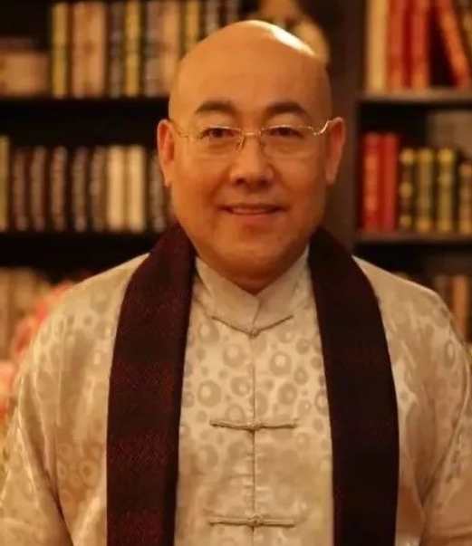 2025年国学大师张洪泉靠什么挣钱了