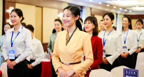 原礼仪培训师简章中的往期课堂照片