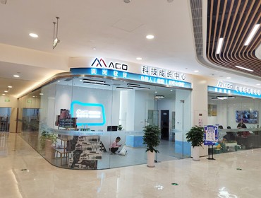 码高教育官网展示的教学中心环境