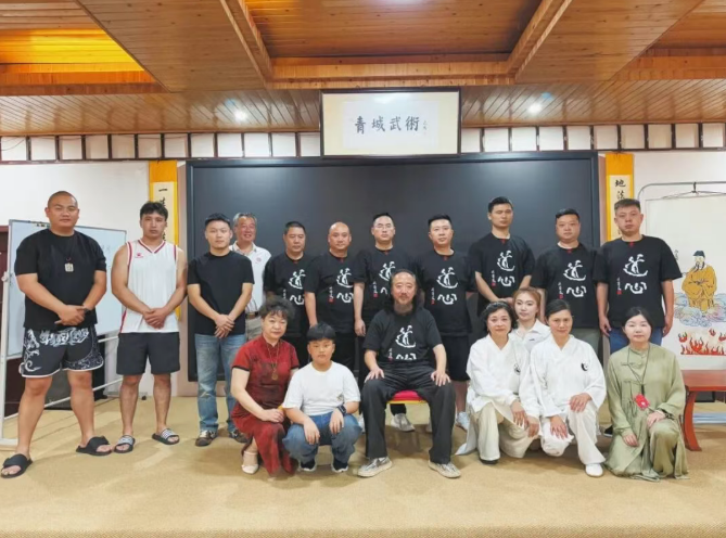 刘绥滨青城太极清修营原简章中的往期课程集体合影