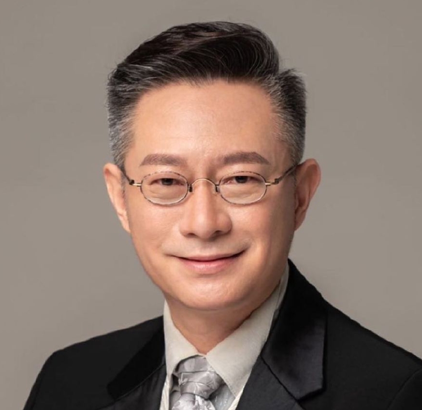 原简章尚致胜老师照片