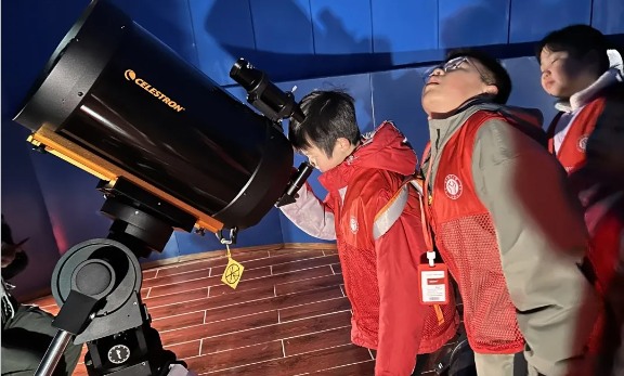 仰望星空，观察世界