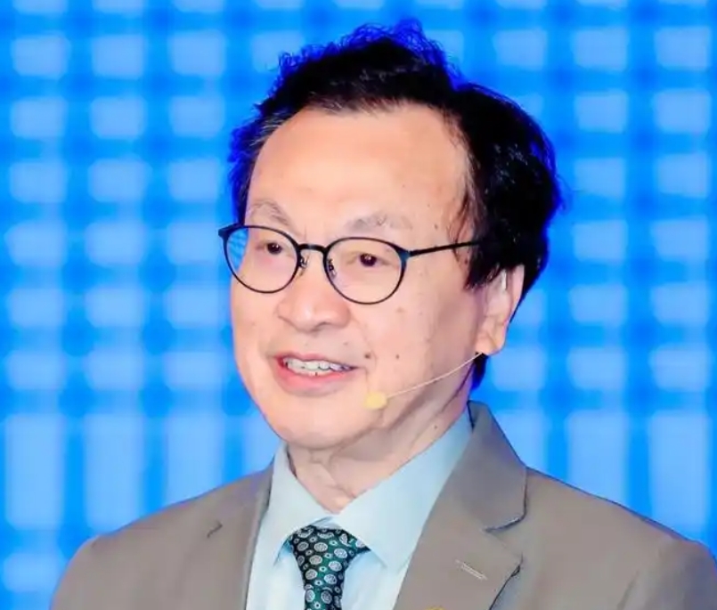 原战略课程简章中的余世维老师照片