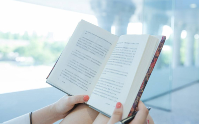 浙江大学金融学专业人员课程是针对哪些人群？