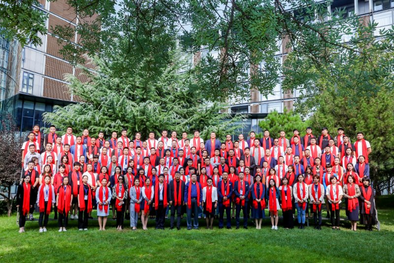 金秋9月工商管理创新（EMBA）总裁研修班迎来了17班开学典礼