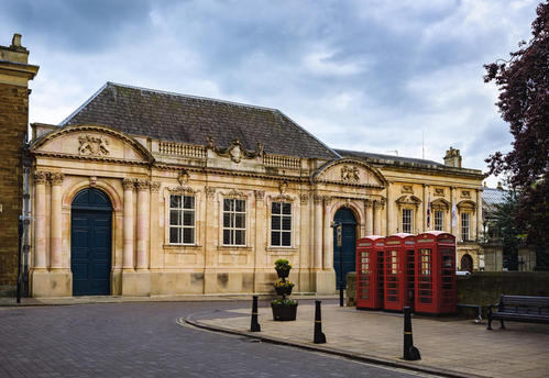 英国北安普顿大学在哪个城市？