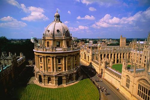 英国伯明翰大学留学一年费用多少？