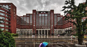 中国人民大学工商管理在职研究生学费多少？