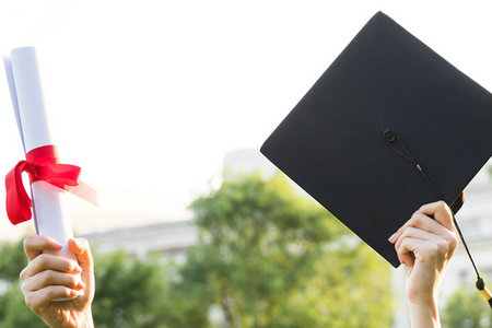 思特雅大学有博士吗？