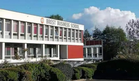 法国布雷斯特商学院有在职教育吗