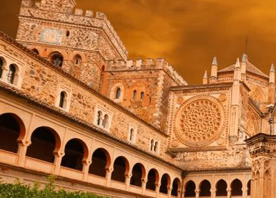 西班牙马德里康普顿斯大学学费多少