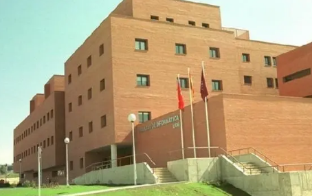 西班牙康普顿斯几点上课