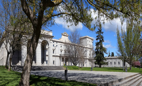 2022西班牙康普斯顿大学排名第几