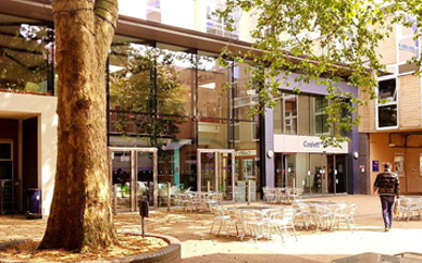 安格利亚鲁斯金大学地址