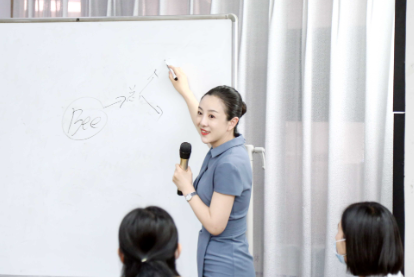 雅尚礼仪物业培训班学费多少？