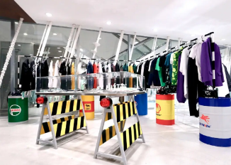 风锐视觉陈列机构包住宿吗？