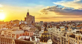 拉蒙尤以大学授课形式介绍