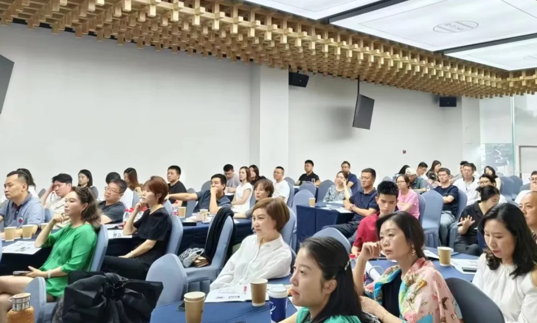 华商领军商学 | 全国分院7月(上)课程回顾《识人用人》《创新思维与创新方法》《奇门预测学》《AI+新媒体营销战略与技术图鉴》《金税四期下的风险管控及利润提升》