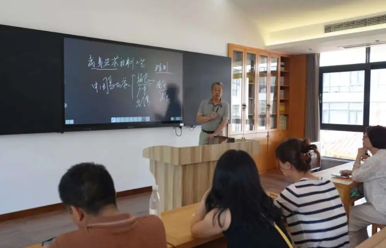 交大&驯美艺术品鉴藏班珠宝鉴赏收藏班学员武夷山茶旅回顾|臻山川精英秀气所钟,品具岩骨花香之胜