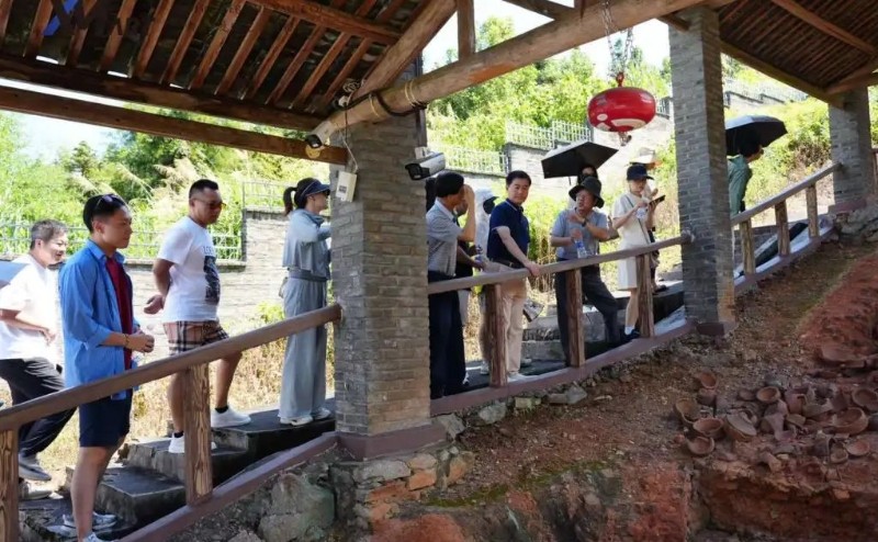 交大&驯美艺术品鉴藏班珠宝鉴赏收藏班学员武夷山茶旅回顾|臻山川精英秀气所钟,品具岩骨花香之胜