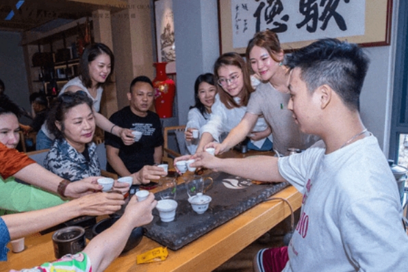 交大&驯美艺术品鉴藏班珠宝鉴赏收藏班学员武夷山茶旅回顾|臻山川精英秀气所钟,品具岩骨花香之胜