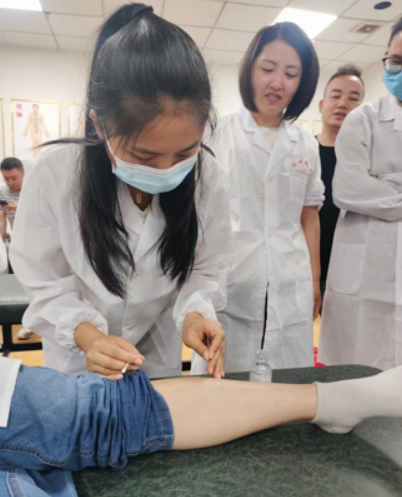中医针灸推拿高级系统培训班