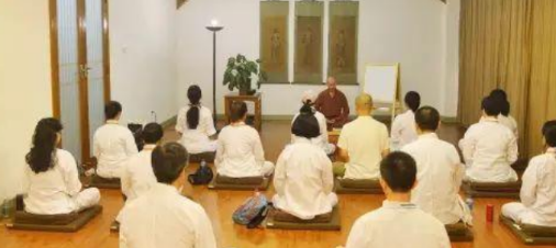 参加禅修班的报名流程是怎样的？