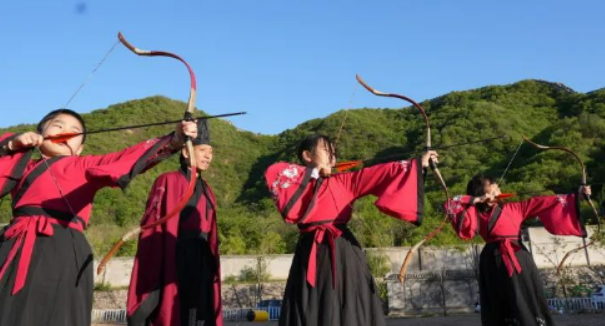 长城户外夏令营报名费用高吗？