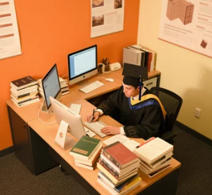 揭秘！在职哲学博士学费为何引发热议？