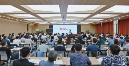 新商界总裁班学多久？