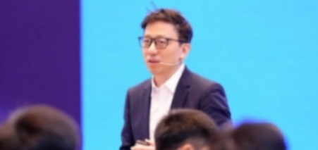 顾均辉商业教育口碑解析：实战价值与争议并存的真实反馈