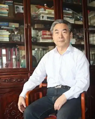 鲁洪生教授：国学领域的学术泰斗与教育先锋