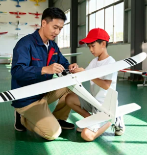 青少年航模班价格多少？