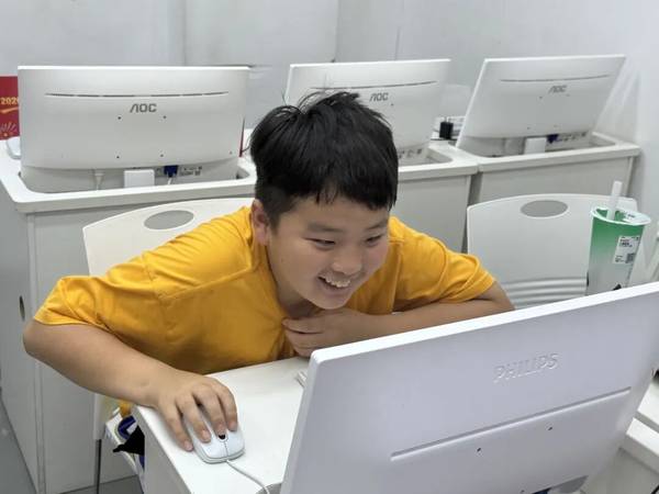小码王 | 2026寒假信奥集训营 | 近千名少年用代码写就成长答卷