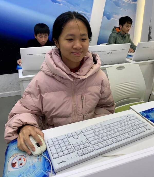 小码王 | 学员故事 | 胡宁恩 | 七载编程路的从容少年