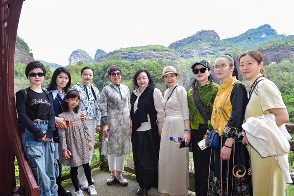 红颜丹心学堂 | 武夷山站圆满落幕 | 武夷山水一程，此心光明一生