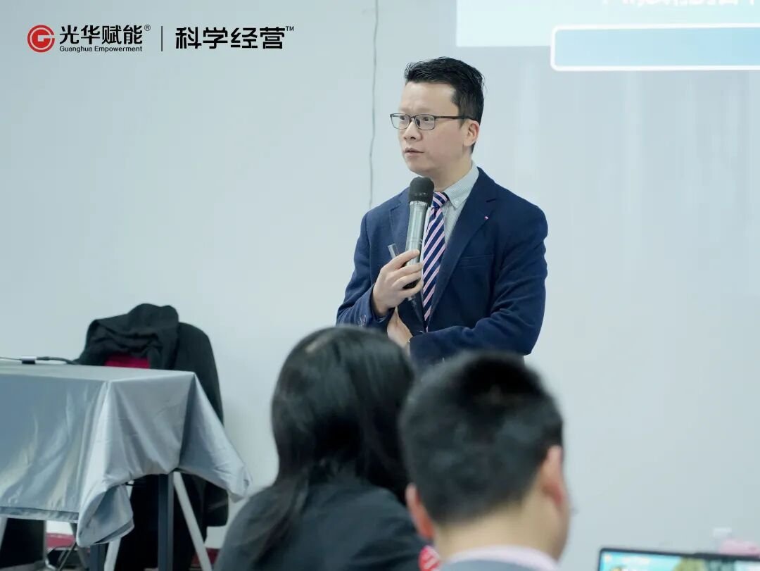 光华赋能 | AI赋能招聘面试题库构建 | 精准识别企业战略引擎