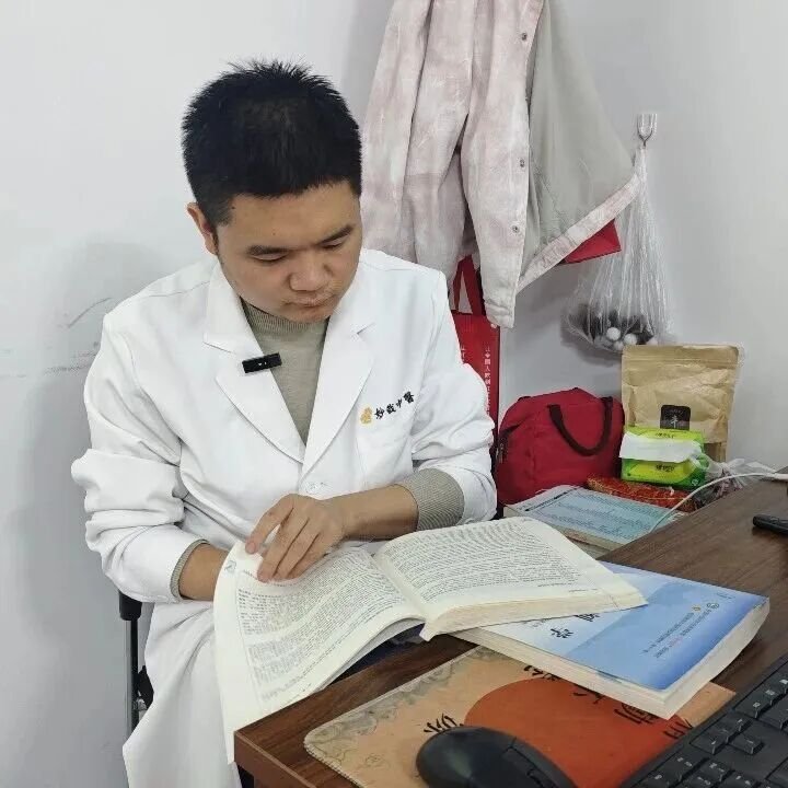 腾盛圆中医备考公开课圆满结束，张鹏飞老师倾囊相授，助力考生逐梦行医路！