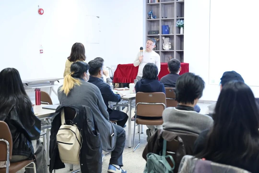 良辉演讲口才培训 | 演讲不冷场：控场、救场、互动的实用技巧