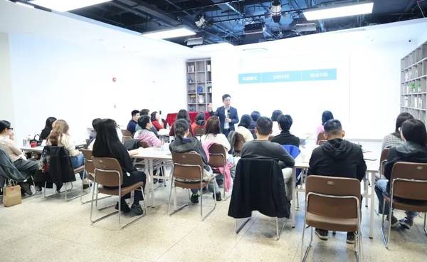 良辉演讲口才培训 | 李黎 | 高效人际沟通训练营 |