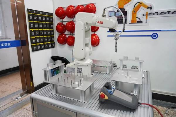 滨湖教育 | 工业机器人集成研发班 | ABB/FANUC/KUKA | 课程大纲 | 2026年