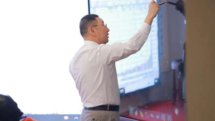 复旦求是操盘手训练基地 | 赵昌运 | 第127期《主题大师》圆满结业