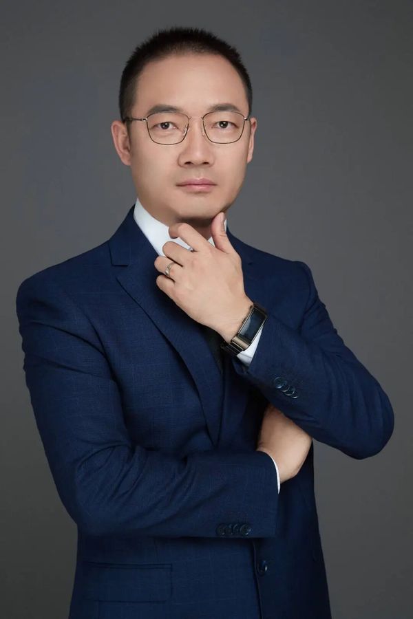 健康产业校友风采 | 万卫代：从传统零售到私域电商的跨界领航者 | 燕园健康科技