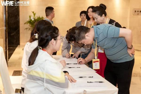 心时代父母 | 王纪琼：孩子被同学说丑，怎么办？