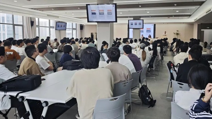 青禾涌智小米集团(江苏)产教融合基地:合肥工业大学师生开展专业实训,深化校企合作