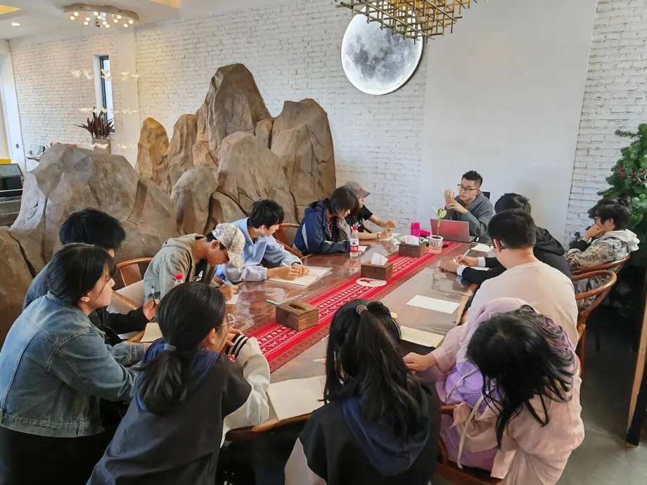 认知初陪伴教育北京暑假陪伴卡：告别家长的暑假焦虑，专业陪伴解锁充实暑假，2026年7月1日-8月31日北京市朝阳区润诚中心2层