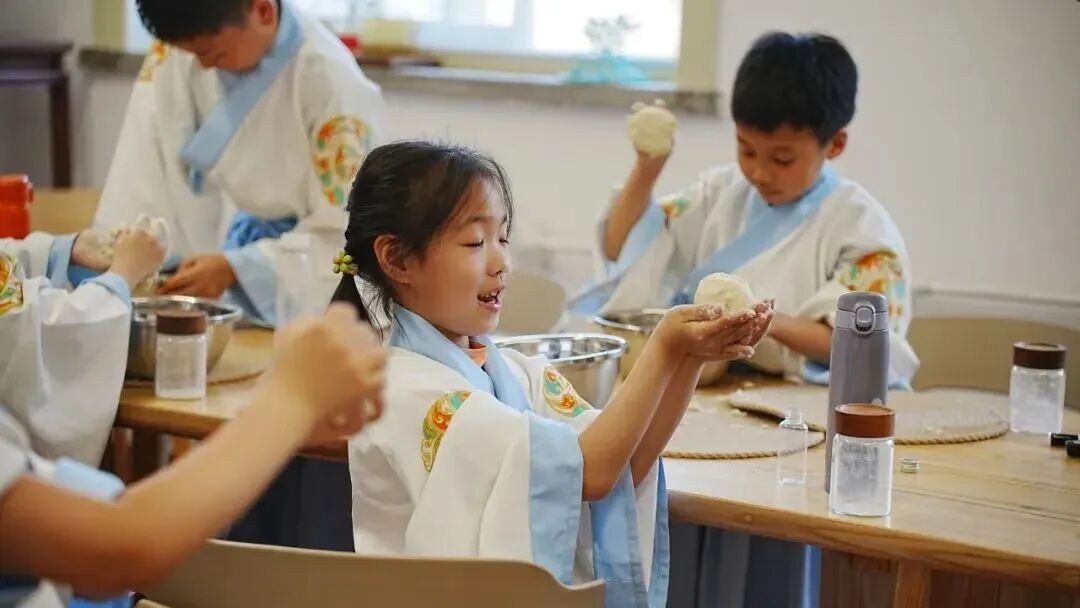 澄澜集贤馆经典成长营暑期开课：在百年学堂学《三字经》、听中国神话、练声律表达, 澄澜集贤馆经典成长营暑期开课：在百年学堂学《三字经》、听中国神话、练声律表达