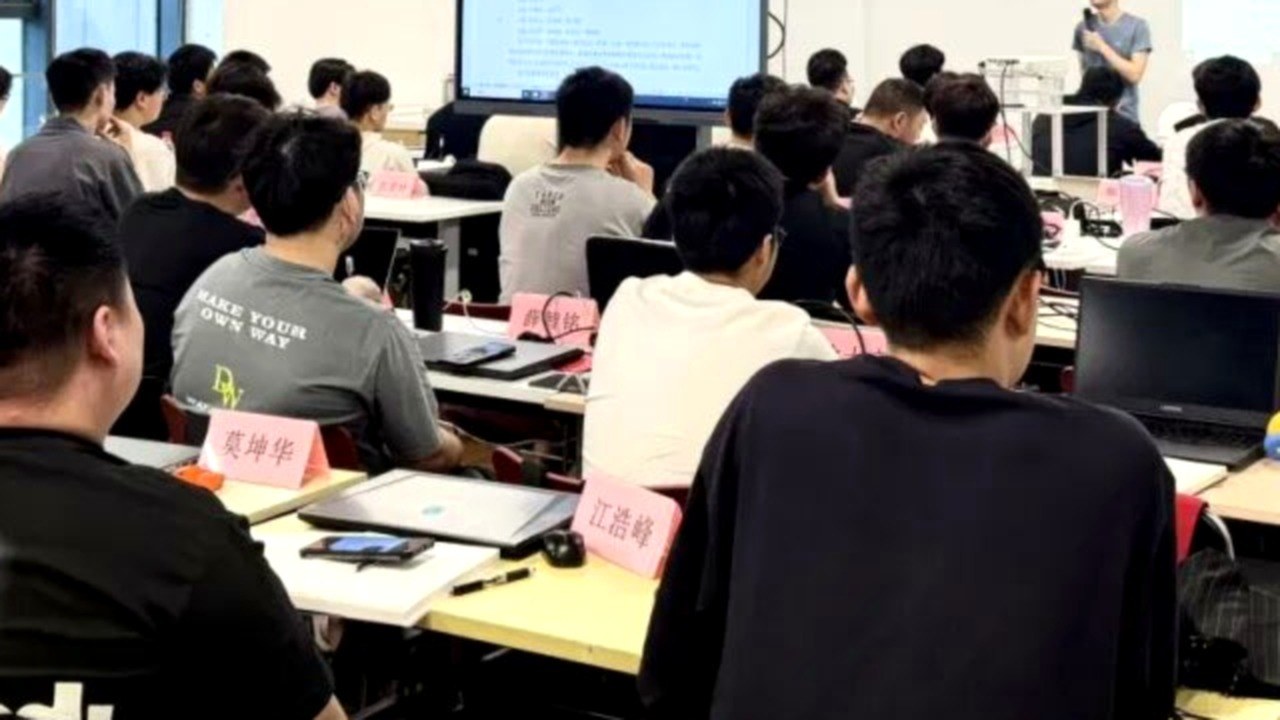 指南车机器人电气设计精品课程学完能独立画图吗？想做PLC、EPLAN、WinCC项目的人常这样搜