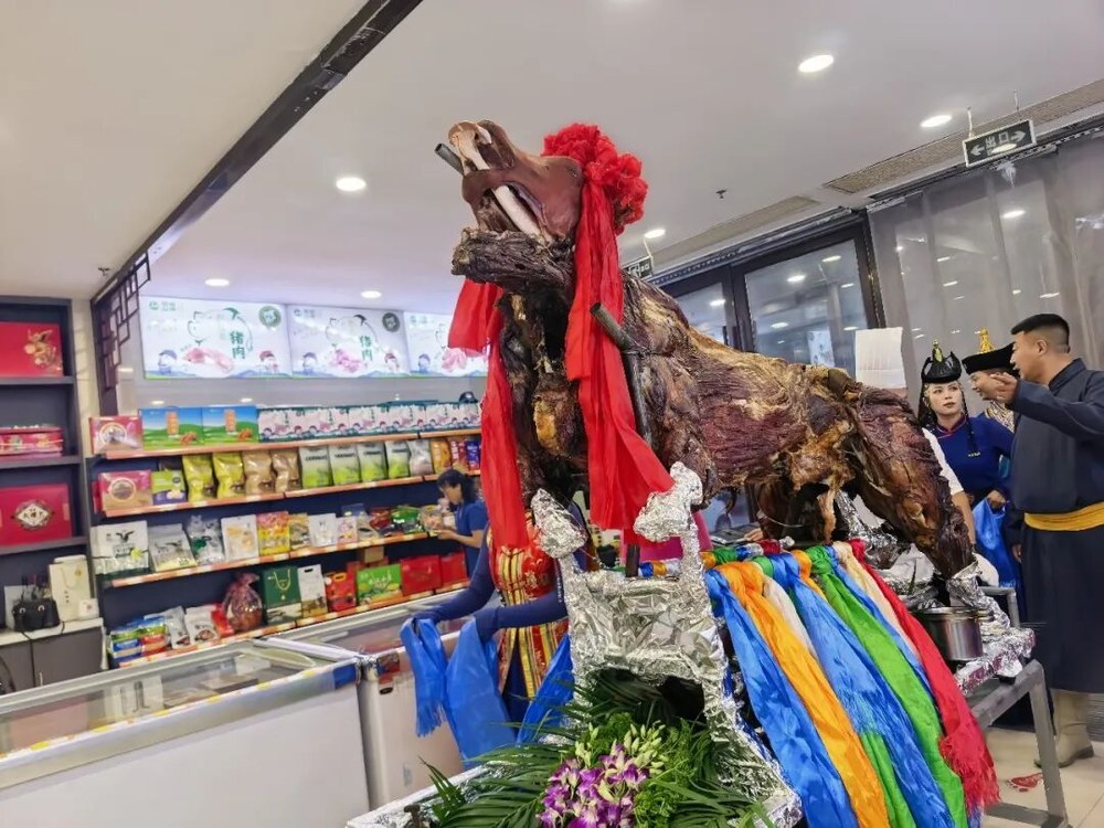 运河圆桌派二期赤峰游学回顾:走进语音集团,在草原与产业现场共学